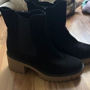 Universal Thread Black Heeled Boots